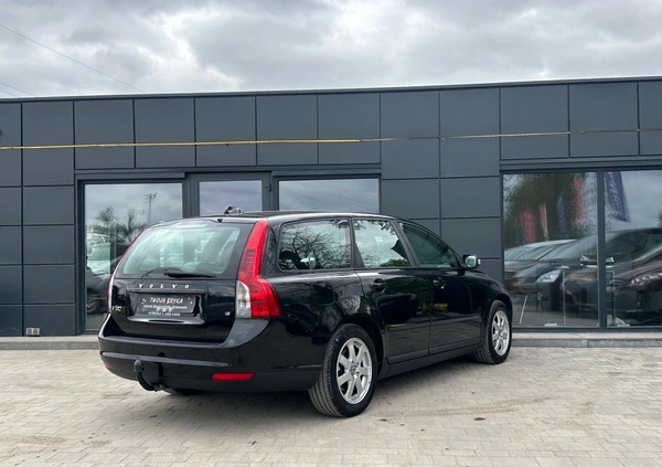 Volvo V50 cena 17900 przebieg: 250000, rok produkcji 2009 z Polanica-Zdrój małe 352